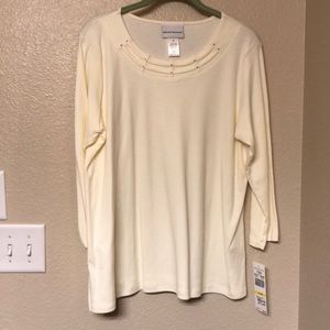 Alfred Dunner top size medium.